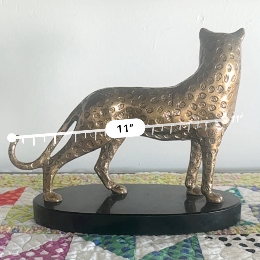 Vintage 60s/70s Brass Leopard Figurine, Eclectic Home Decor, Mid-Century Modern - Picture 3 of 4